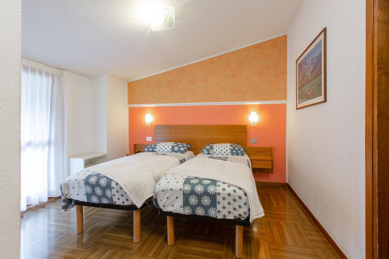 Hotel Biancospino Lanzada Exteriör bild