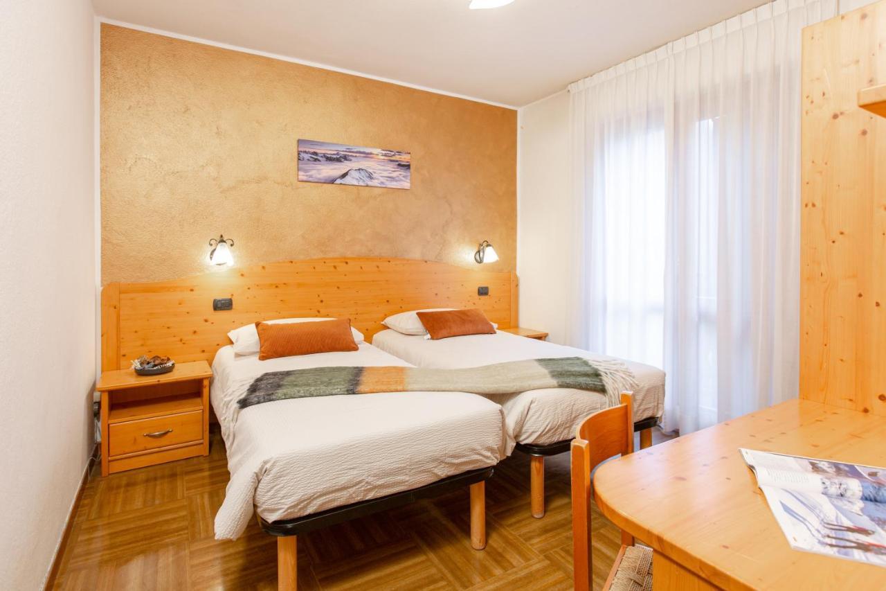 Hotel Biancospino Lanzada Exteriör bild